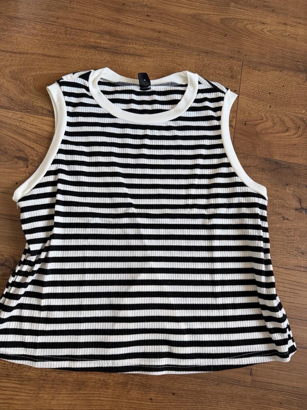 Striped Sleeveless Tank Top - Black & White